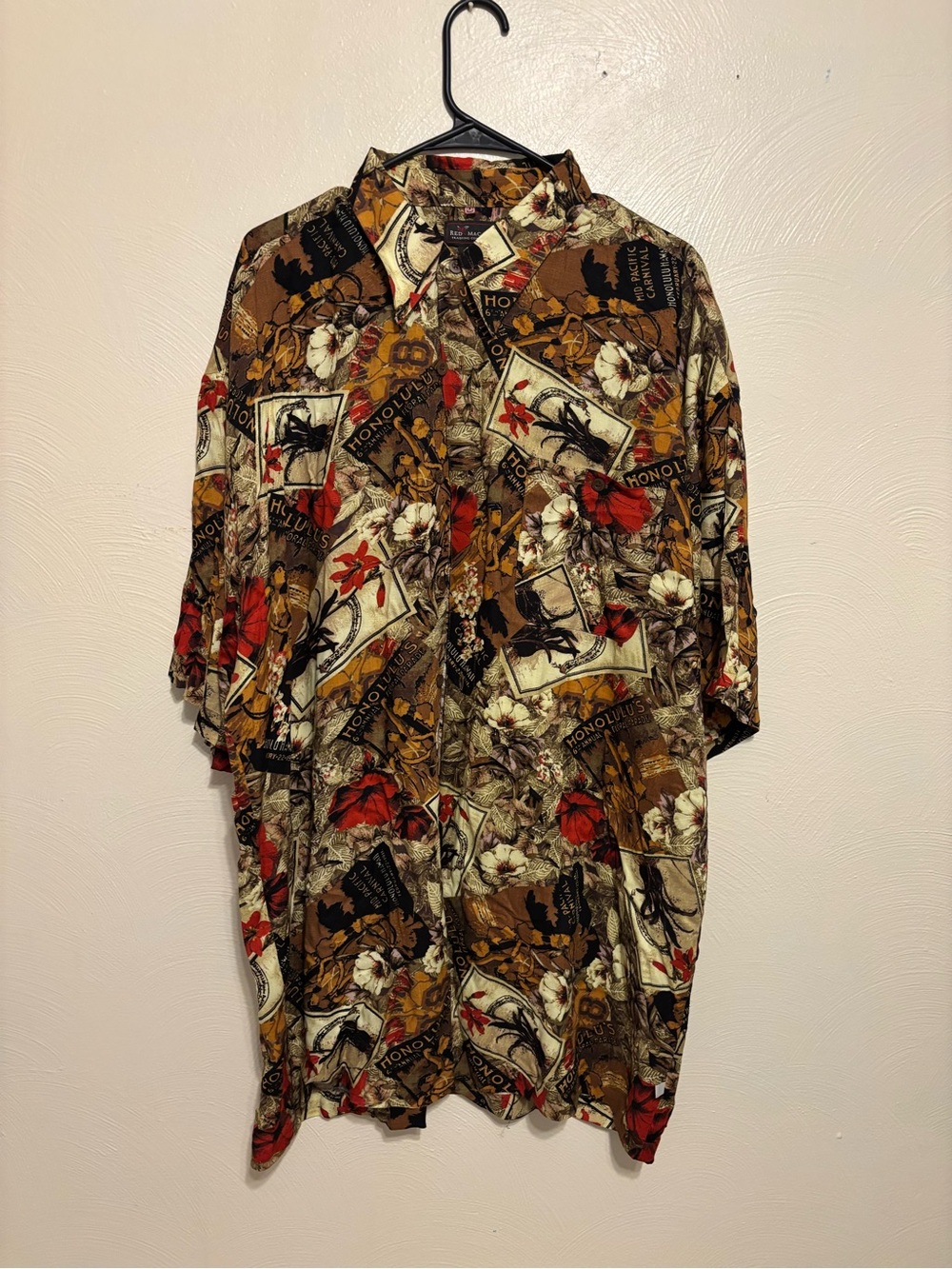 🍍 Red Macaw Trading Company Hawaiian Rayon Button Up Shirt 🍍